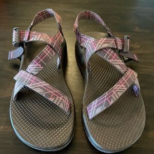 Women’s Chaco Sandals- size 8- like new!